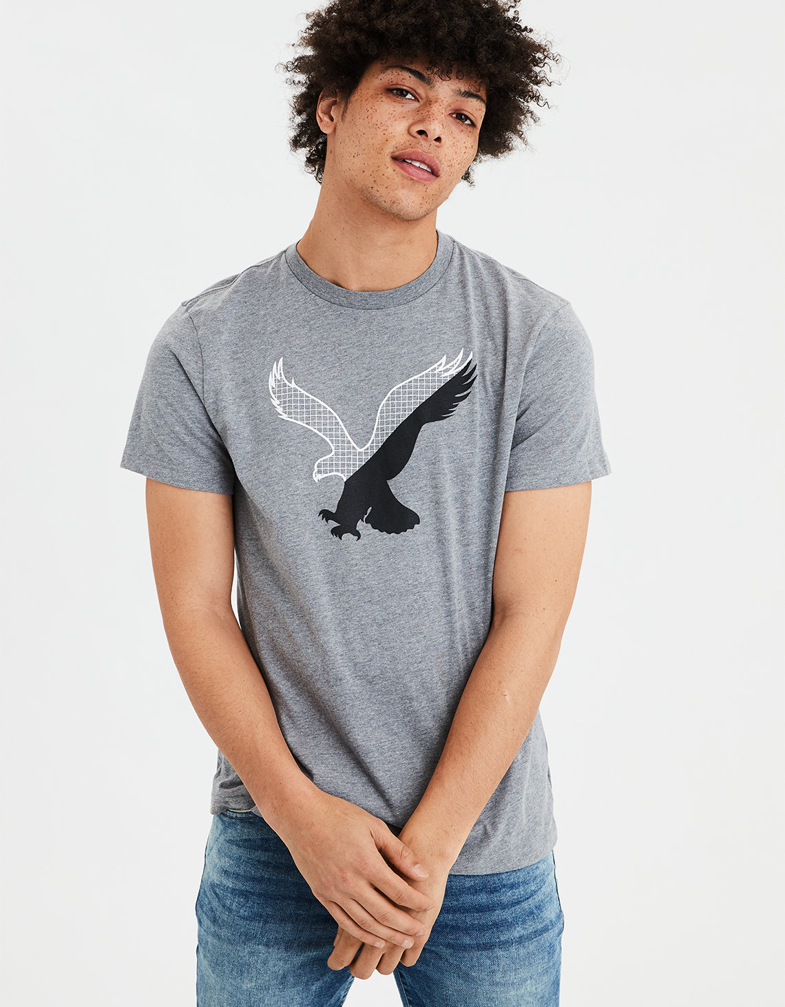 Фото футболка орёл от магазина American Eagle